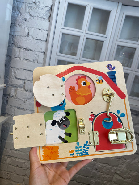 AKTIVITY BOARD SO ZÁMKAMI
