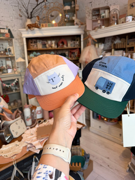 BAVLNNENÁ ŠILTOVKA Z ORGANICKEJ BAVLNY auto 51CM - do vypredania