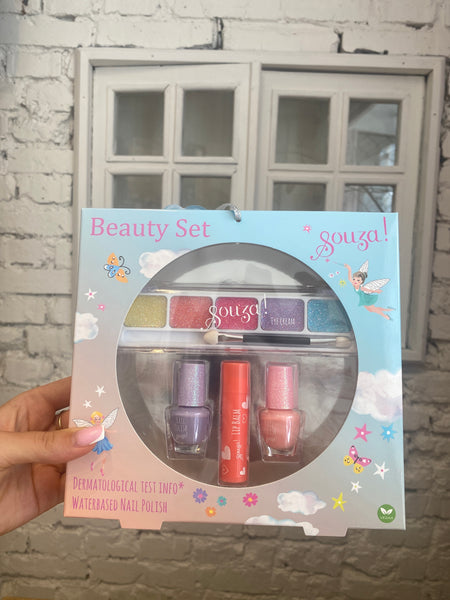 MAKE UP SADA S LAKMI NA NECHTY A BALZAMOM